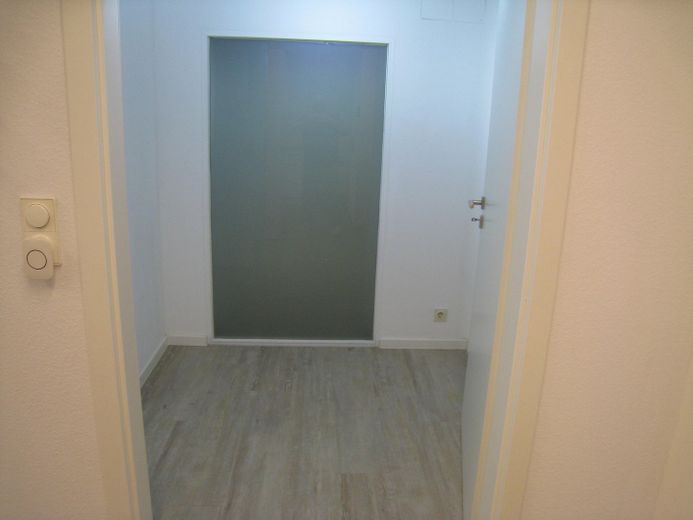 2 Zimmer-Studiowhg. Lahr. Bauj.2019, barrierefrei mit offenen Wohn,-Essbereich. – Blick z.Hausarbeitsraum!