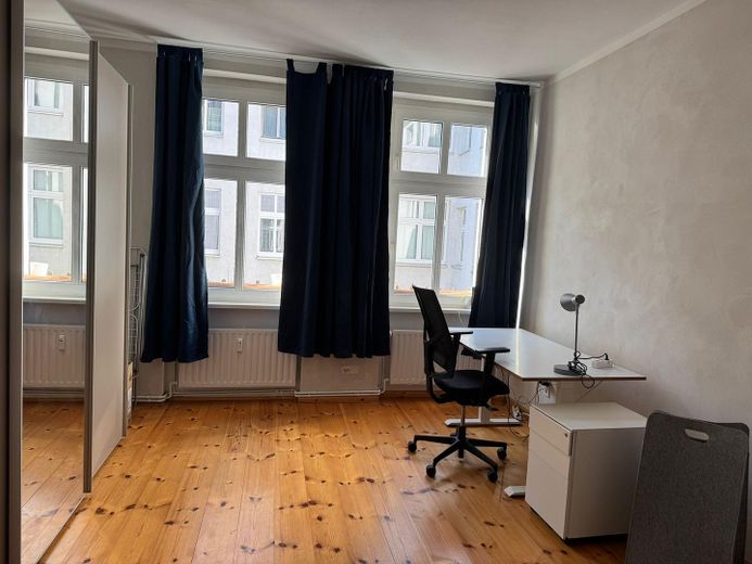 Stilvolle 2-Zimmer-Wohnung mit klassischem Altbaucharme – Foto 6