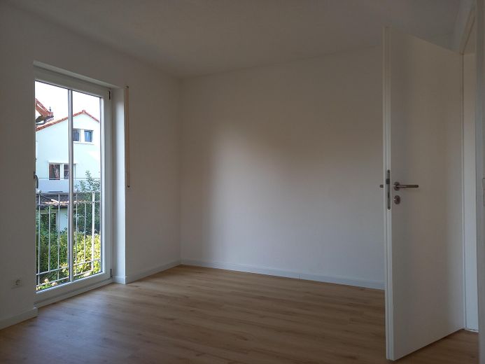 Lichtdurchflutete Zweizimmerwohnung – Schafzimmer