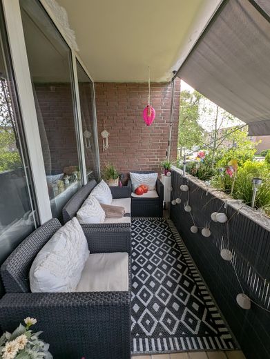 Pierwsze zamieszkanie po generalnym remoncie! Zmodernizowane 3-pokojowe mieszkanie na parterze z balkonem w Fischeln – Balkon