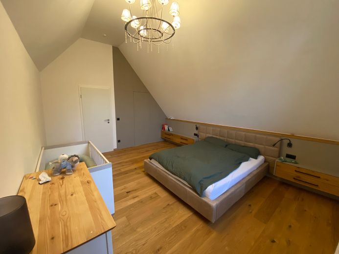 Exkl. 3-Zimmerwohnung 74+21qm EINMALIGER NUTZFLÄCHE - Einbauküche+begehb. Kleiderschr. auf 2 Ebenen – Nutzfläche