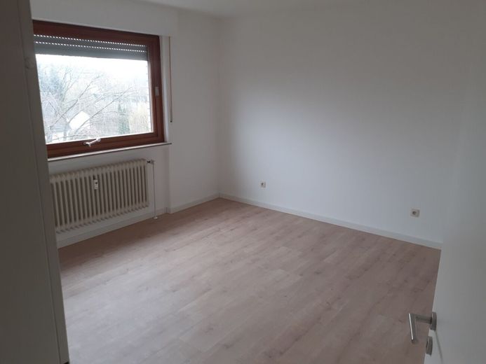 Solide Kapitalanlage: Vermietete 3-Zimmer-ETW mit Loggia &amp; Tiefgaragenstellplatz in Minden! – Schlafzimmer