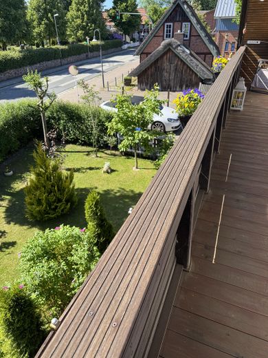 Modernisiertes Einfamilienhaus mit Kamin,Wallbox,bezugsfertig & tollem Wohngefühl – Blick vom Balkon
