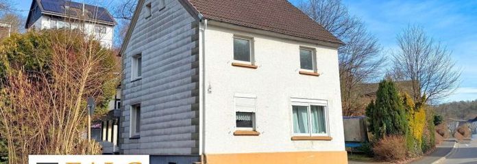 Vielseitiges 3-Fam. Haus(11 Zi, 255 m²) mit zus. Bauoption–perfekt als Generationen-bzw. Mehrf.-Haus