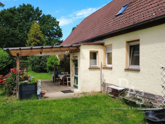 Mehr Platz fürs Leben – Einfamilienhaus mit Ausbaupotenzial auf 1.474 m² Grundstück – Foto 1