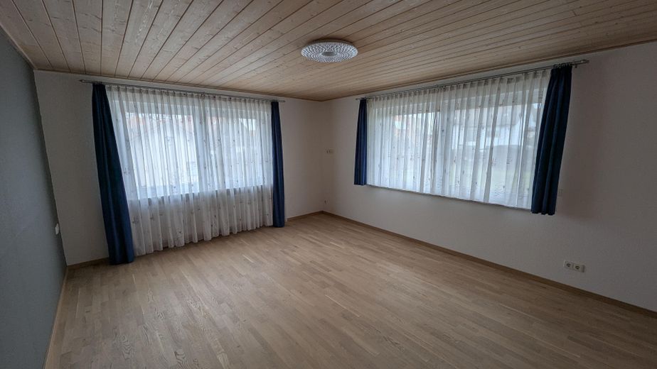 2 Fam.-Haus mit ELW, keine Makler Anfragen !!! – Schlafen EG