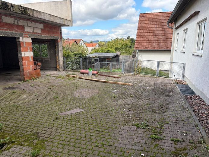 Wohn- und Geschäftshaus im Stadtzentrum von 99837 Werra-Suhl-Tal – Foto 3