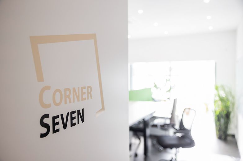 Postazioni di lavoro moderne in ambienti eleganti - Ideali per ufficio, sala trattamenti e molto altro – Corner Seven