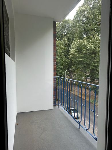 Frisch renovierte 3-Zimmer-Wohnung in Düsseldorf-Mörsenbroich – zentral & bestens angebunden - WE07 – straßenseitiger Balkon