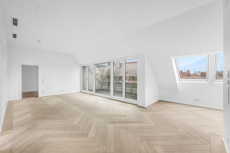 Einzigartige Dachgeschosswohnung mit herrlicher Süd-Dachterrasse zum ruhigen und grünen Innenhof – Wohnzimmer