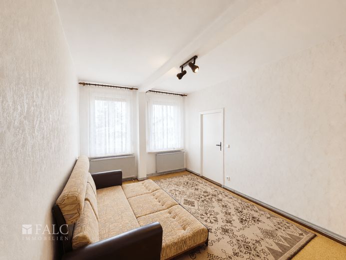 Großzügiges Anwesen mit historischem Wohnhaus und viel Potenzial - FALC Immobilien – Schlafzimmer 2 OG