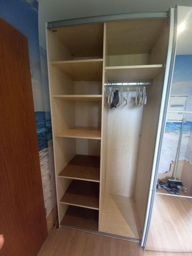 Kleiderschrank 