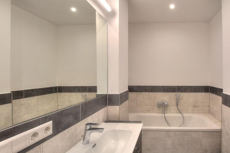 İkinci kullanım: Lüks ankastre mutfaklı, tamamen yenilenmiş 3 odalı daire kiralık – Fotoğraf 7