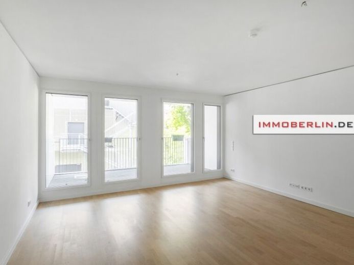 IMMOBERLIN.DE - Toplage bei der Spree! Exquisite Design-Wohnung mit Westloggia, Concierge & Wellness – Foto 1