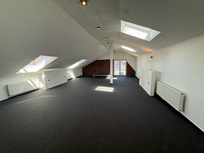 Klimatisierte Büro- Gewerbefläche (ca. 75 m²) in Innenstadtlage Groß-Umstadt – Parkplätze vorhanden – Foto 1