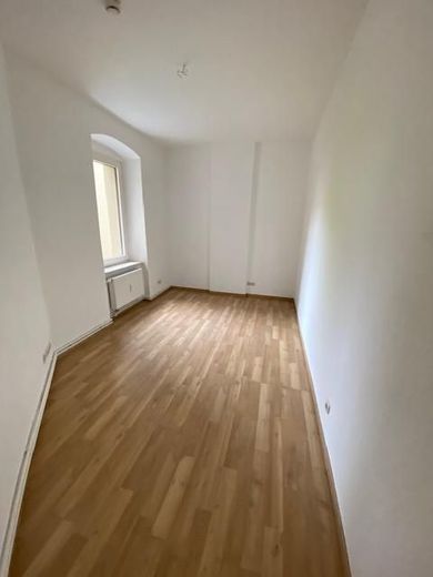 Preiswerte 3-R-Wohnung in MD-Sudenburg im 1.OG ca.62m² mit BLK. zu vermieten. – Schlafzimmer