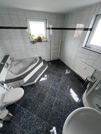 Bad - www.immobilien-heise.de