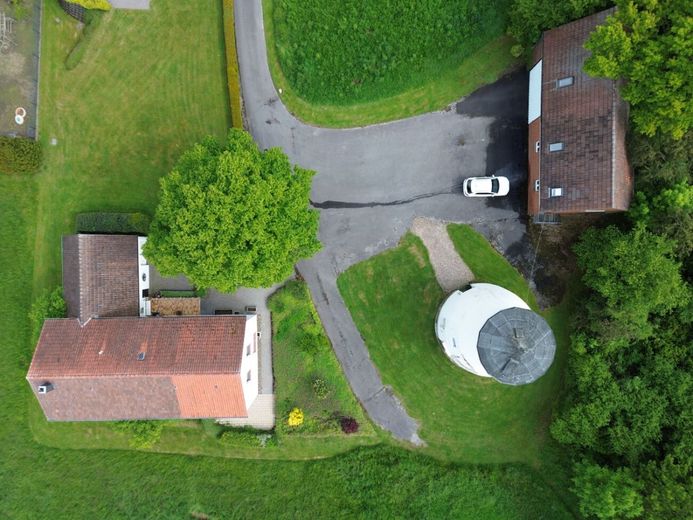 Charmantes Ein- bis Zweifamilienhaus mit Lagerflächen &amp; vielseitigem Entwicklungspotenzial – Vogel - Ansicht