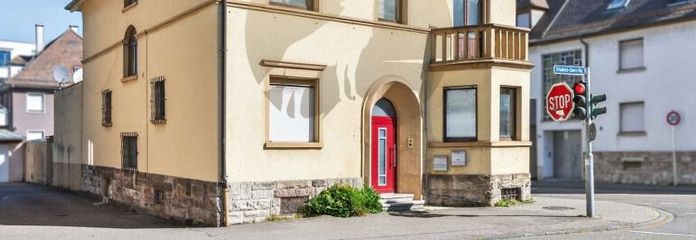 Budynek wielorodzinny w centrum Gaggenau – obiekt do renowacji z potencjałem rozwoju