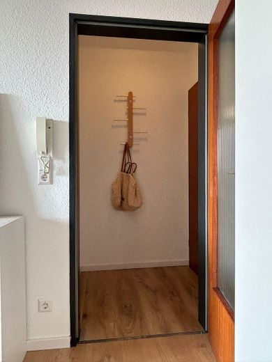 Balkonlu ve yeni mutfaklı mobilyalı işe gidip gelme dairesi – Fotoğraf 9