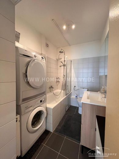 Große 3-Zimmer-Wohnung im Simon-Dach-Kiez, möbliert, Berlin – baddfd5178cb8aba1ee734f93b03ef7e29d02586.jpg
