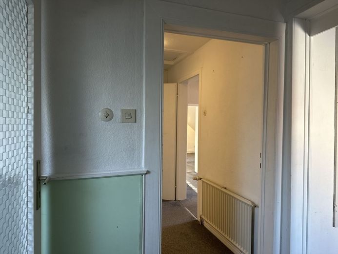 Freistehendes Zweifamilienhaus in Kirchhörde-Selbst einziehen oder vermieten – Diele DG