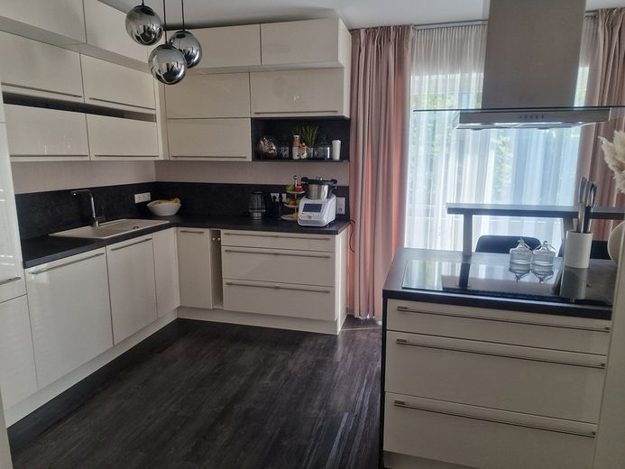 Wunderschöne Stadtvilla mit Einliegerwohnung z.B. direkt mit Mieteinnahmen starten! – Foto 14