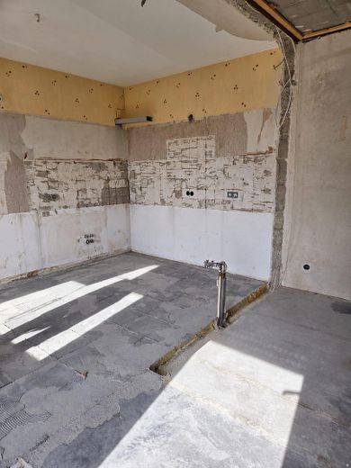Casa con vistas panorámicas y parcela de 1.213 m²: mucho espacio y potencial – Große Küche
