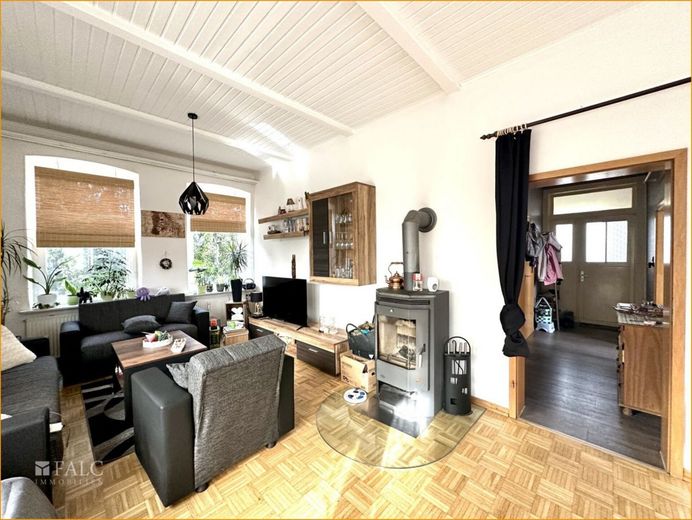 Wohnzimmer mit Kamin
