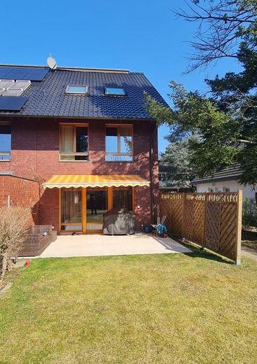 Hochwertige Doppelhaushälfte in Buckow/Lichtenrade – Gartenansicht