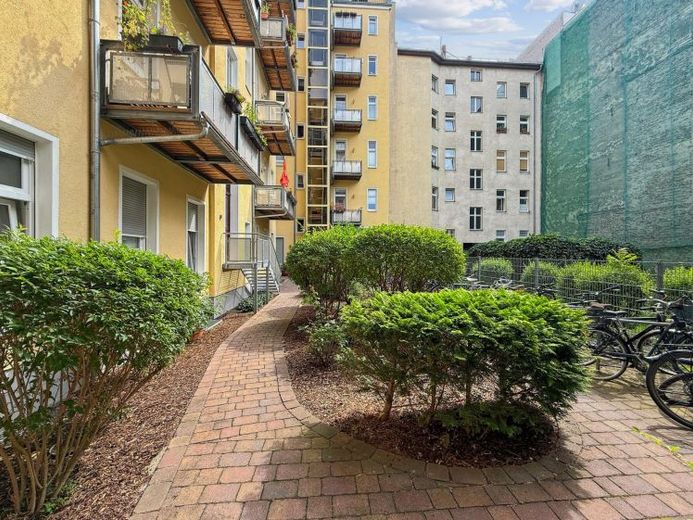 Nähe Ostbahnhof und Media-Spree: Helle Terrassenwohnung in ruhiger Umgebung... – Foto 1