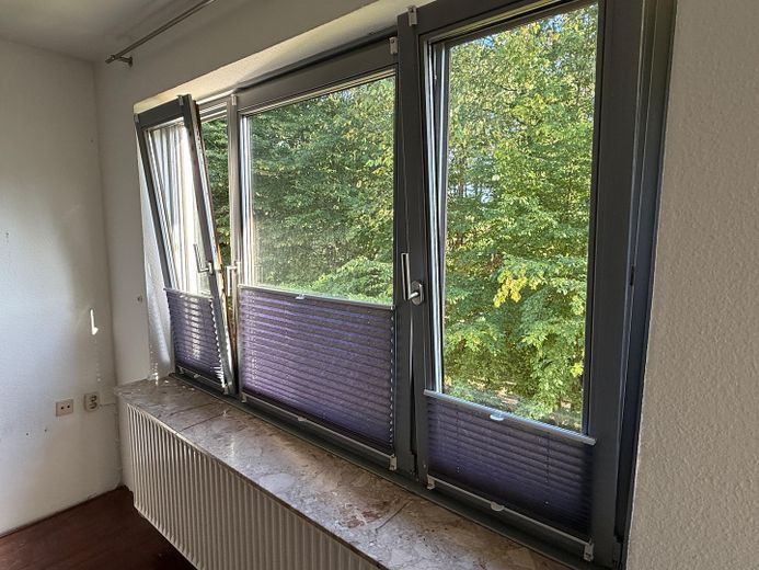 3 Zimmer Whg mit Balkon + Garage in St. Magnus 165.000€ !!Provisionsfrei!! – Wohnzimmer Fernster