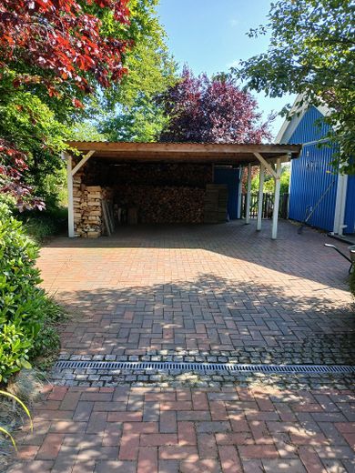 **PROVISIONSFREI** Wohlfühlen im Original Schwedenhaus (KfW40) – Doppel-Carport