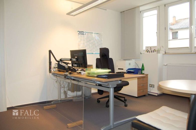 +++Vielseitiges 4 Mehrfamilienhaus oder exklusiver Firmensitz in Bad Wildungen+++ – Büro 2_UG