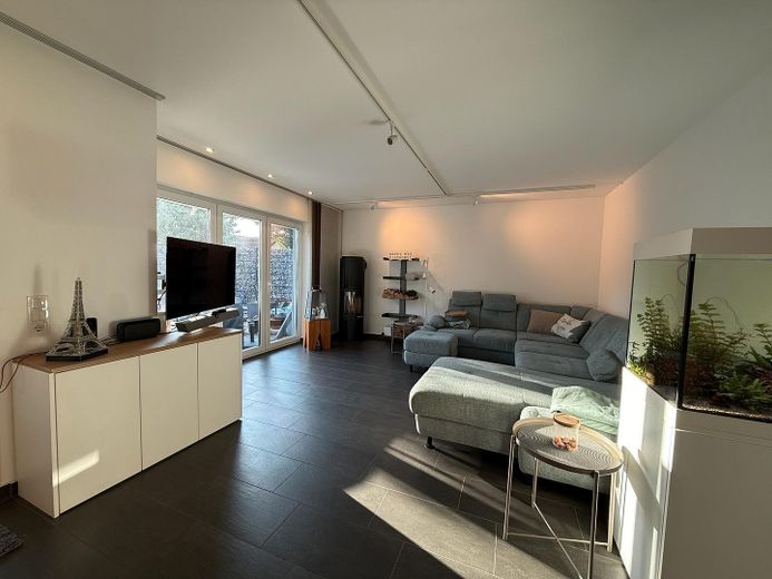 Your new home: Detached house with pool, heat pump, photovoltaic system and fireplace – Wohnzimmer