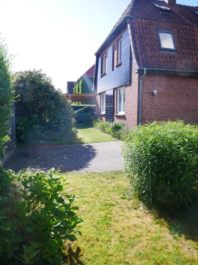 Haus für große Familien  und/oder Wohnen und Arbeiten unter einem Dach – Garten-Carport