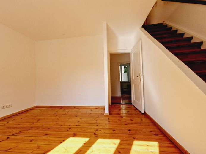 Fundstück: Schönes, sehr individuelles Reihenmittelhaus für Pärchen – Zweites Zimmer OG