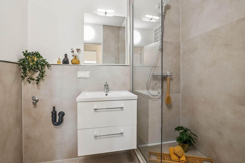 3 ZKB in Saarbrücken bezugsfertig+hell - OHNE Maklerprovision – Bad mit Dusche