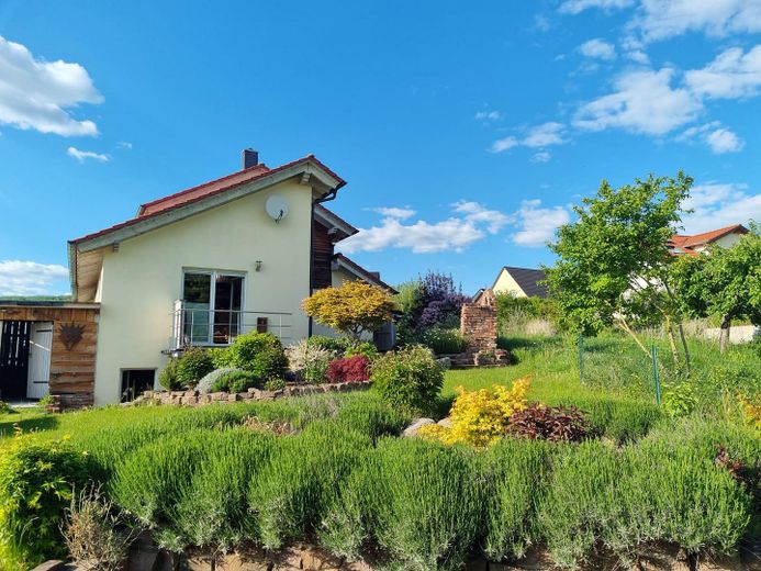 Haus Südansicht vom Freisitz