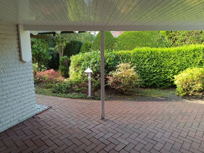 Traumhaus mit Sauna & großzügigem Gartengrundstück in Aurich-Wiesens – Provisionsfrei – Zwischendach Haus u. Garage