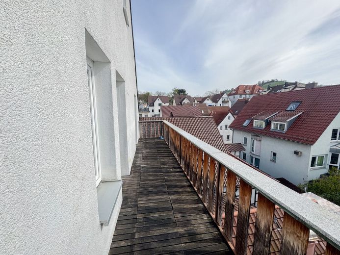 Helle und großzügige 3,5-Zimmer Maisonettewohnung mit EBK und Balkon! – Ebene 1 - Balkon