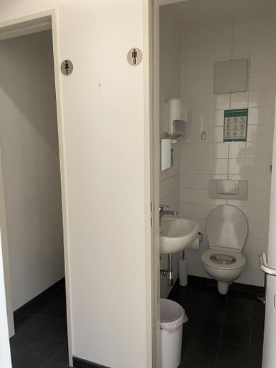 Workspace in Top-Lage: 3 Floors für dein Team im Herzen Münchens – OG 1-3 WCs