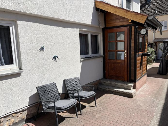Einfamilienhaus mit 5 Zimmern in Flörsheim am Main – Windfang, Eingangsbereich