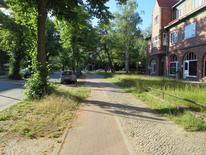 Straßenansicht