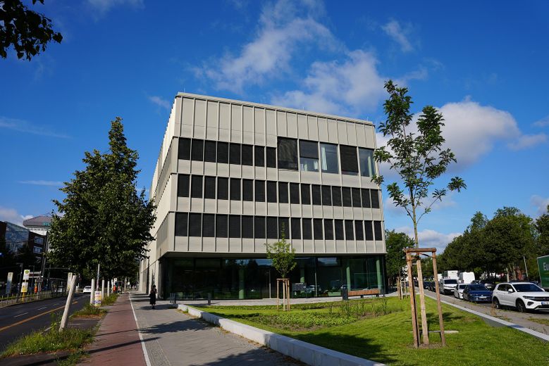 Moderne groß- und kleinteilige Büroflächen in repräsentativer Adresse und Lage – Haupteingang