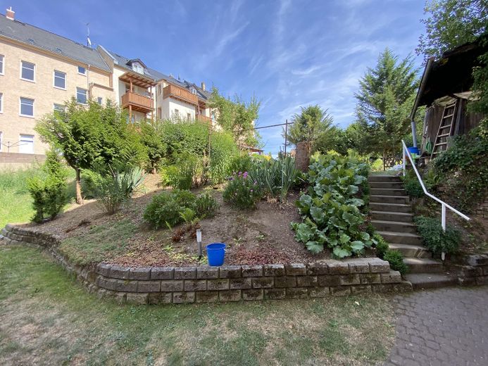 Appartamento mansardato di 2 locali, molto spazio a poco prezzo, ottimo bagno, vista fantastica – Innenhof