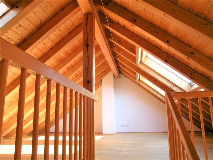 Frankfurt-South, in Dietzenbach-Steinberg, very nice house with large garden, garage, fitted kitchen and sauna. – 12_Atelier
