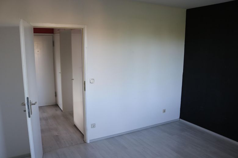 2 ZKB Wohnung - Stadtrandlage – Schlafzimmer, Richtung Flur