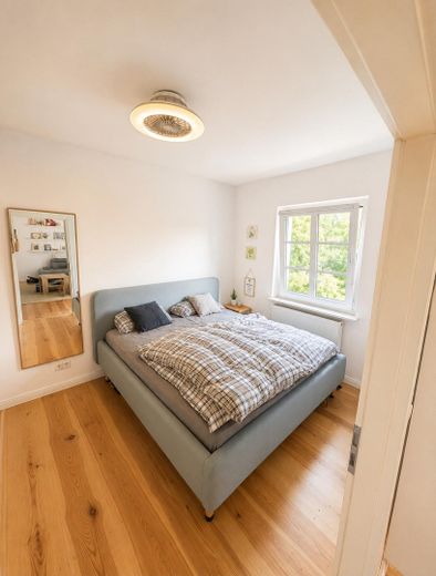 Encantador piso antiguo con chimenea, balcón y jardín comunitario en Berlín Neu-Westend – Schlafzimmer oder Kinderzimmer