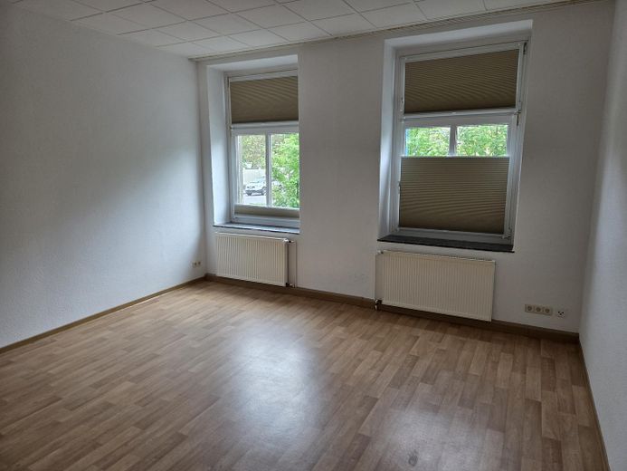 3,5 Raumwohnung 112 qm, saniert mit Gartennutzung im Erdgeschoss – Wohnzimmer